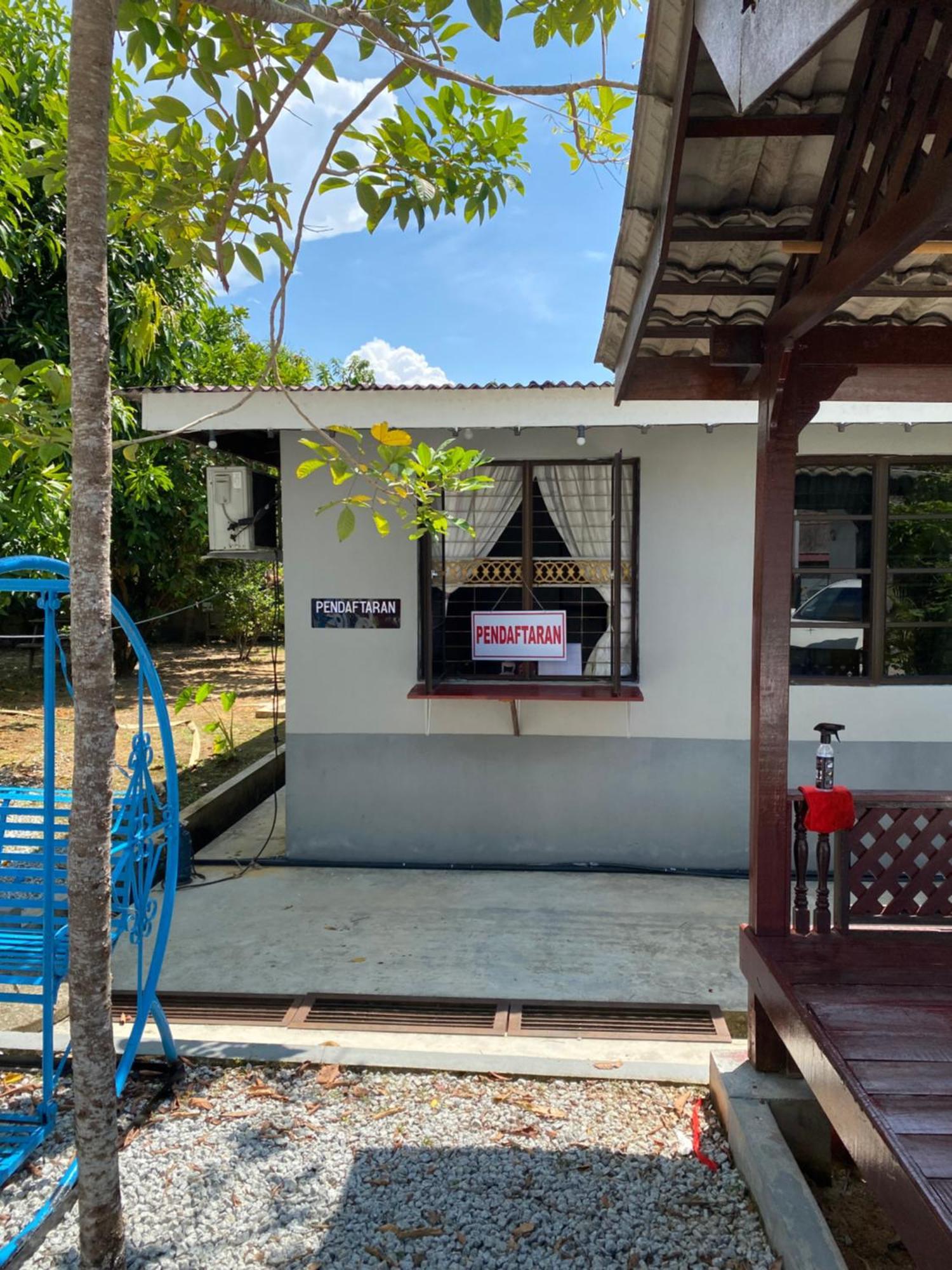 Lakse Inn Homestay Kampong Pengkalan Maras Exterior foto