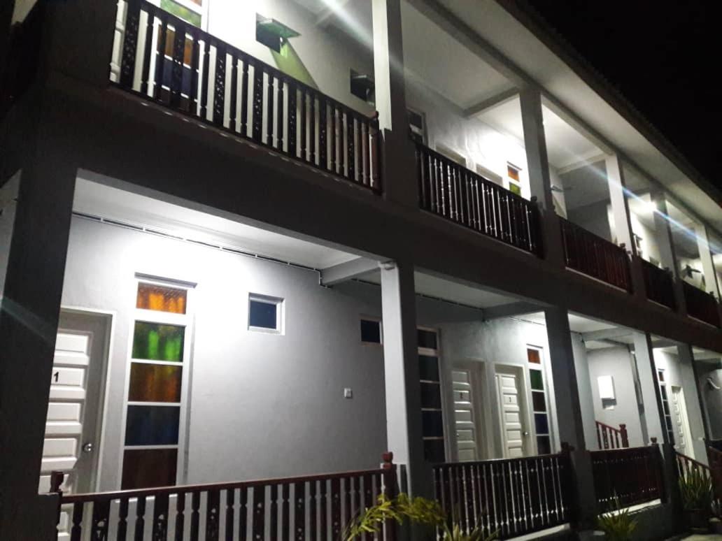 Lakse Inn Homestay Kampong Pengkalan Maras Exterior foto